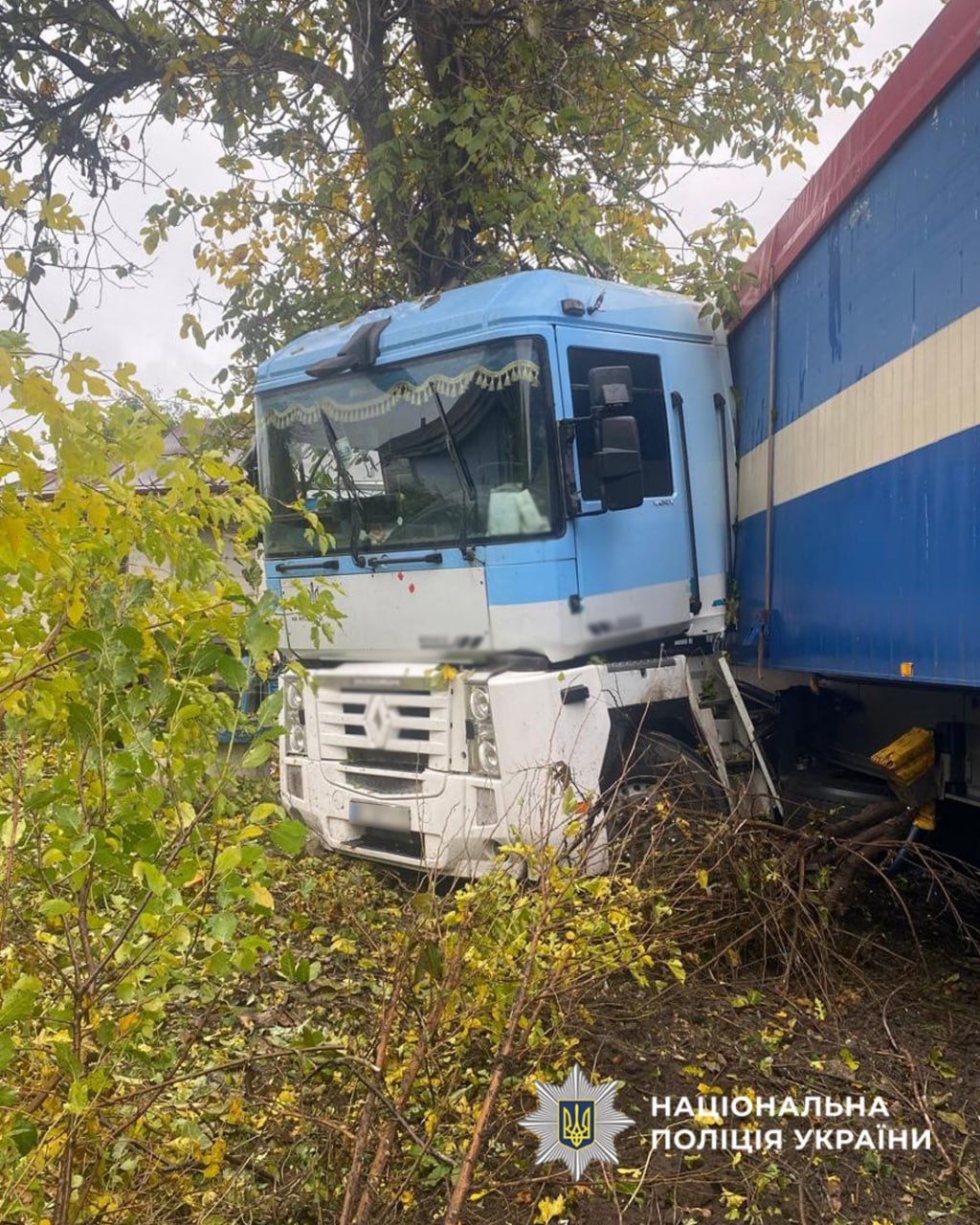 Дві вантажівки зіткнулися на Черкащині - фото 2