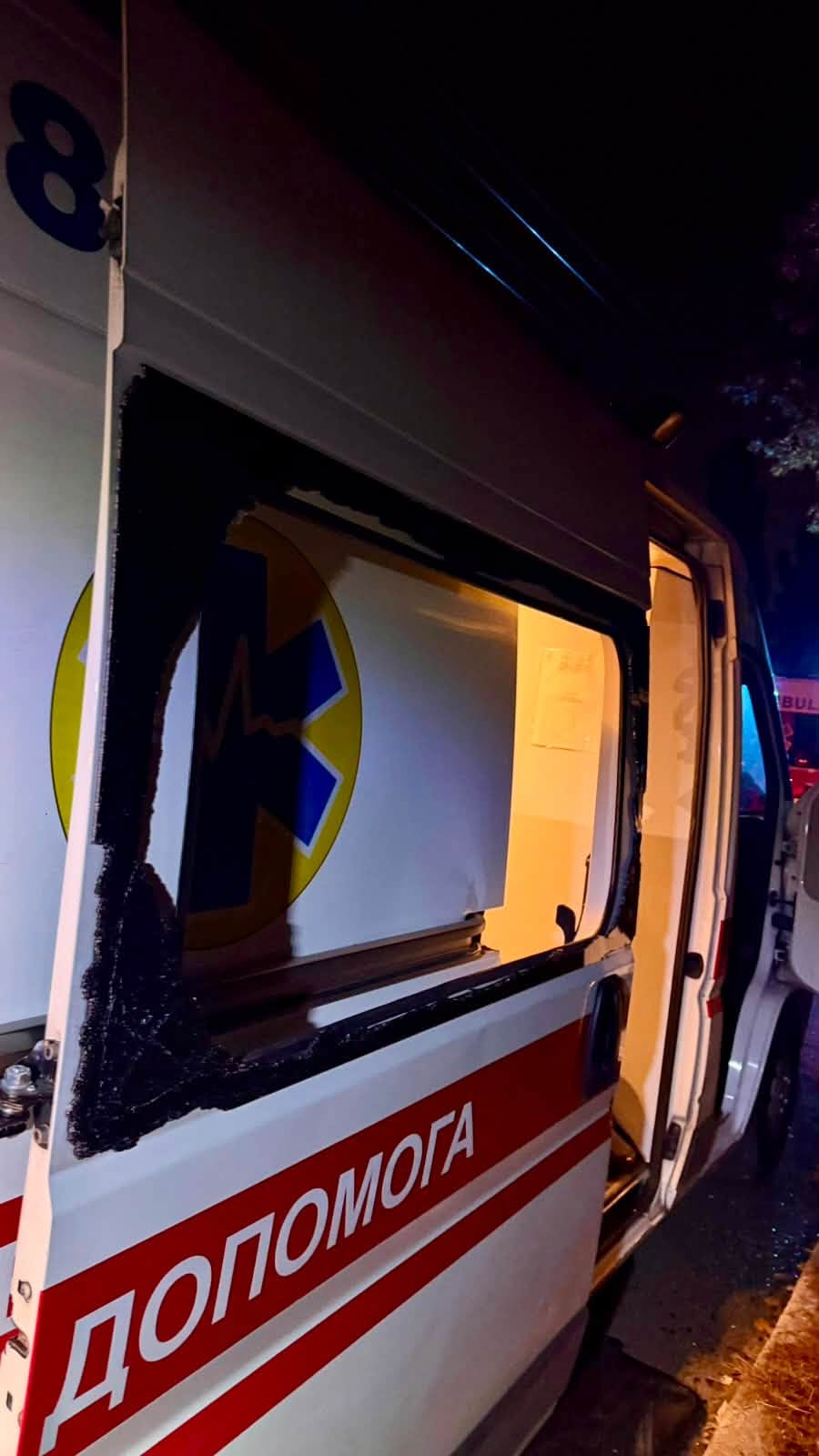 Медики екстренки, які потрапили під удар балістики, отримали поранення та продовжили рятувати інших