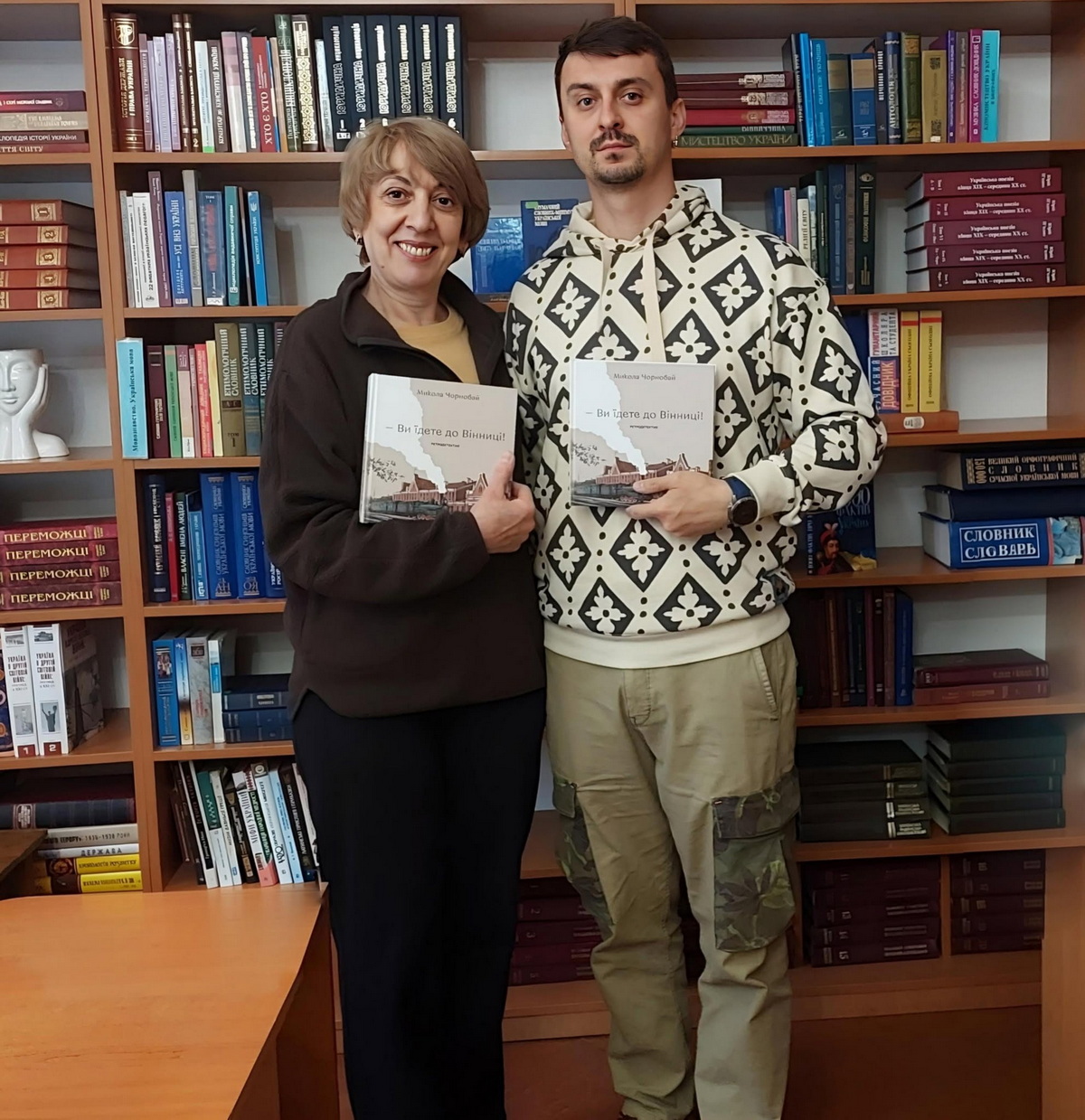 Вінницький автор Микола Чорнобай представив ретродетектив про Вінницю сторічної давнини