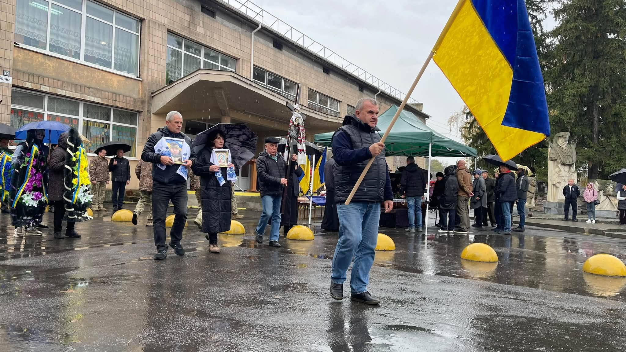 Останній бій прийняв на Сумщині: на Черкащині попрощалися із стрільцем