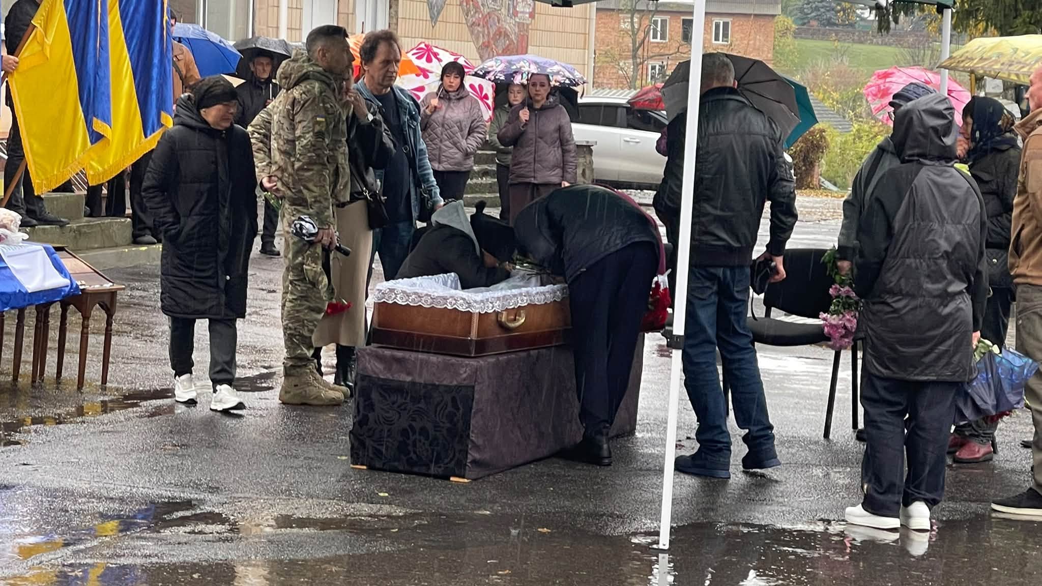 Останній бій прийняв на Сумщині: на Черкащині попрощалися із стрільцем - фото 2