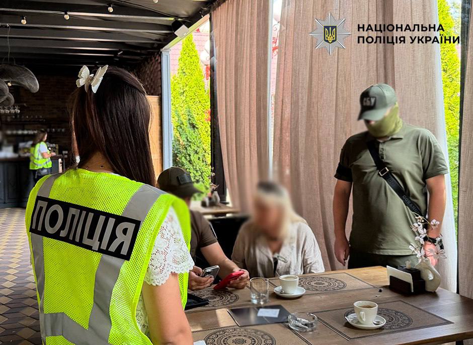 У Києві затримали організаторку корупційної схеми ухилення від мобілізації - фото 3