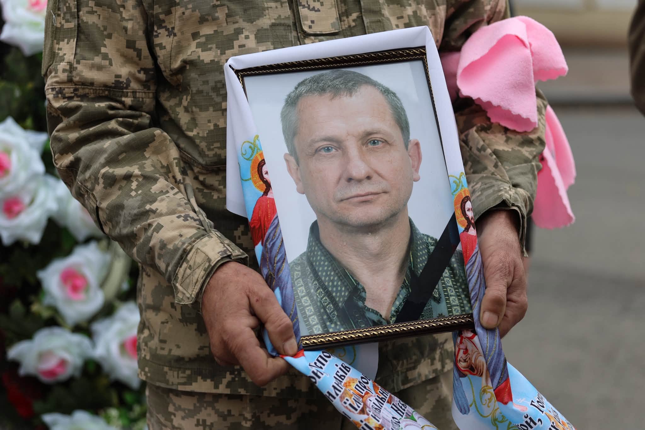 В Умані попрощалися з військовим, який до мобілізації працював у «Софіївці» - фото 3