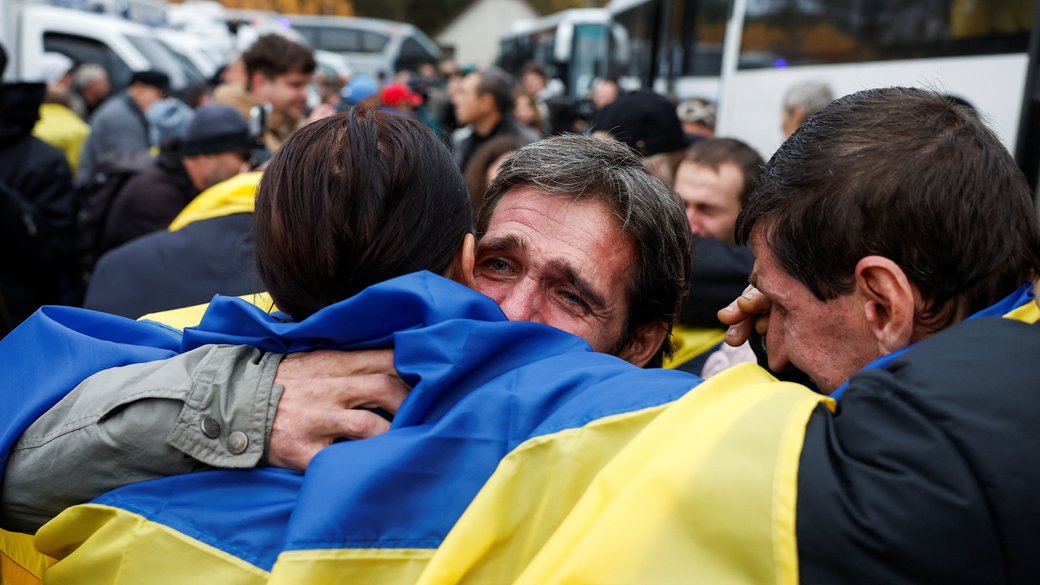 З Олешок евакуювали українців: найстаршій врятованій людині 94 роки